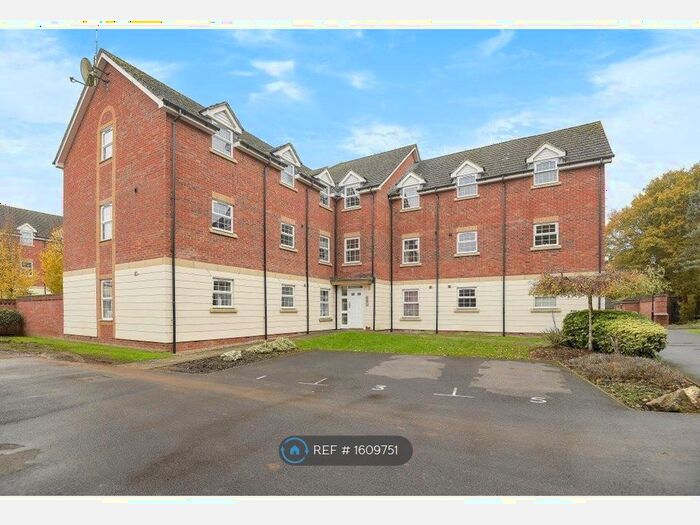 2 Bedroom Flat To Rent In Mandarin Drive, Newbury, RG14
