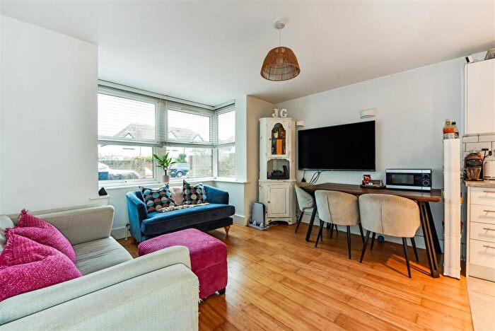 1 Bedroom Flat For Sale In Henderson Road, Southsea, PO4