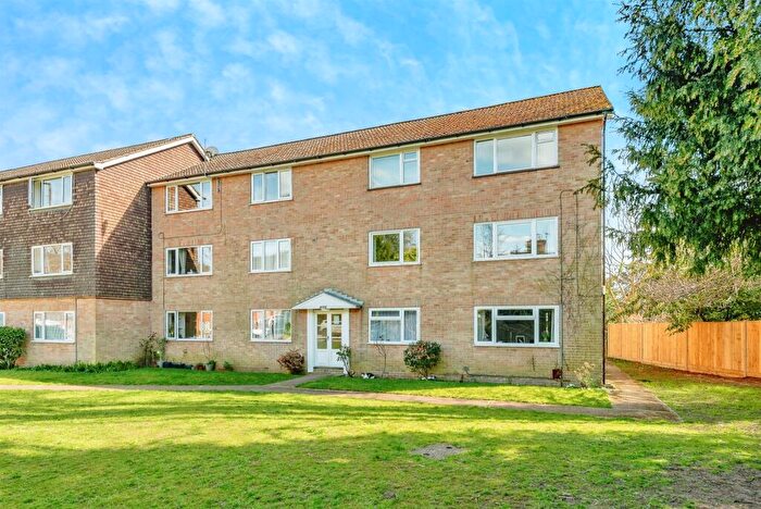 2 Bedroom Apartment For Sale In Ridgeway Road, Redhill, RH1