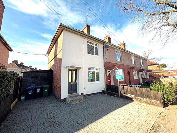 2 Bedroom End Of Terrace House For Sale In Wathen Road, Warwick, Warwickshire, CV34