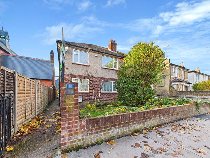 2 Bedroom Maisonette To Rent In Clyde Road, Addiscombe, Croydon, CR0