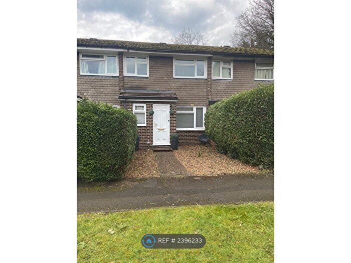 3 Bedroom Terraced House To Rent In Francis Chichester Close, Ascot, SL5