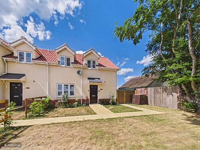 3 Bedroom Semi-Detached House For Sale In Bury Road, Stanton, IP31