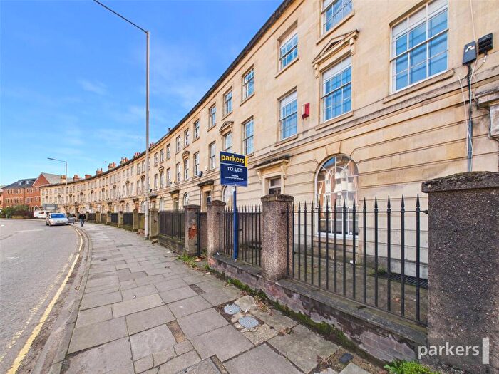 1 Bedroom Apartment To Rent In Queens Road, Reading, Berkshire, RG1