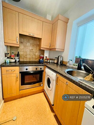 2 Bedroom Flat To Rent In Buckingham Place, Bristol, BS8