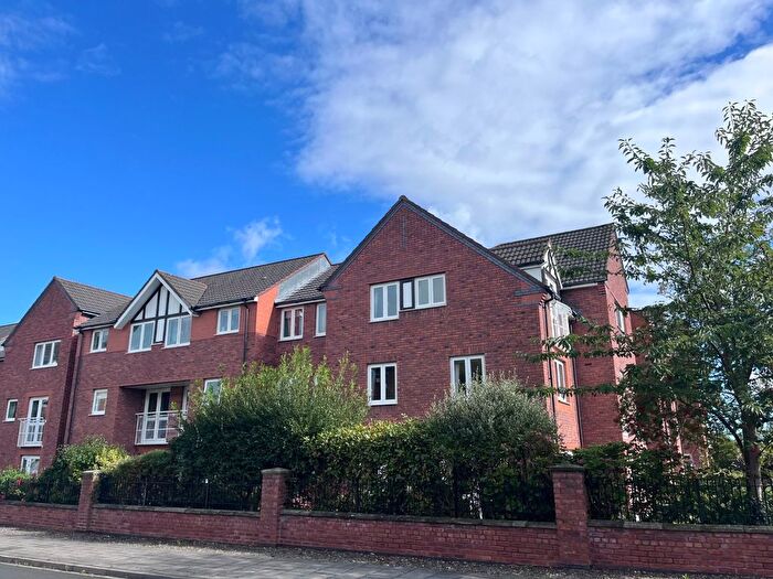 2 Bedroom Flat For Sale In Highbridge, Gosforth, Newcastle Upon Tyne, Tyne And Wear, NE3