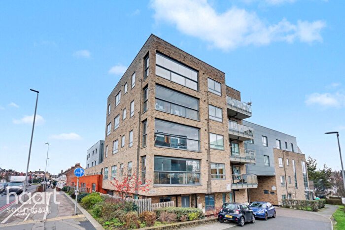 2 Bedroom Apartment For Sale In Ruby Mews, London, N13