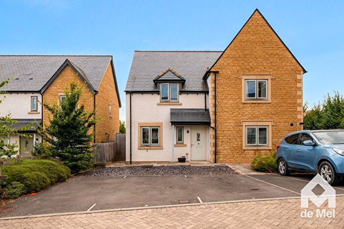 2 Bedroom Semi-Detached House For Sale In Sandlin Close, Toddington, GL54