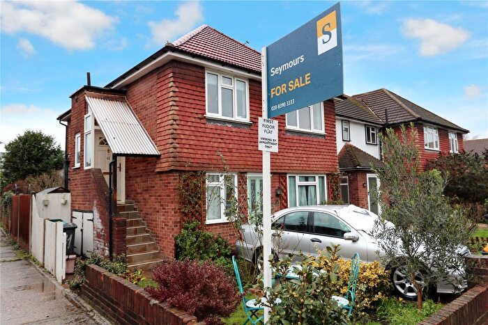2 Bedroom Maisonette For Sale In Surbiton, KT5