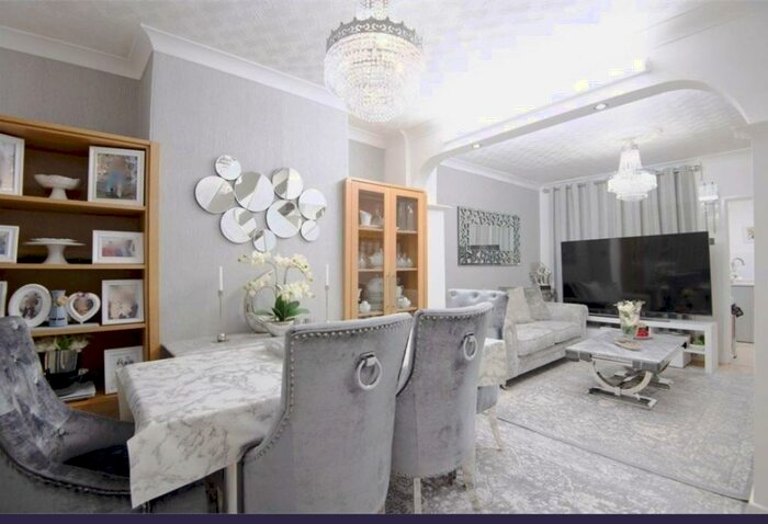 2 Bedroom House To Rent In Dogsthorpe Road, Peterborough, PE1