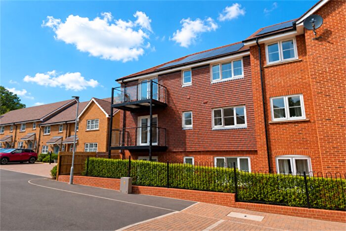 2 Bedroom Flat To Rent In Bedroom Property In Pond House, Electric Close, Godalming, GU7