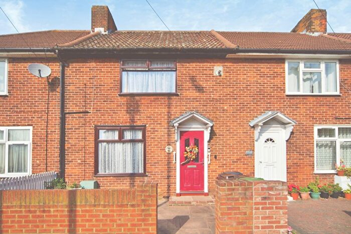 3 Bedroom Terraced House For Sale In Woodward Road, Dagenham, Essex, RM9