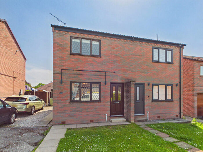 2 Bedroom Semi Detached House For Sale In Severn Crescent, North Wingfield, S42
