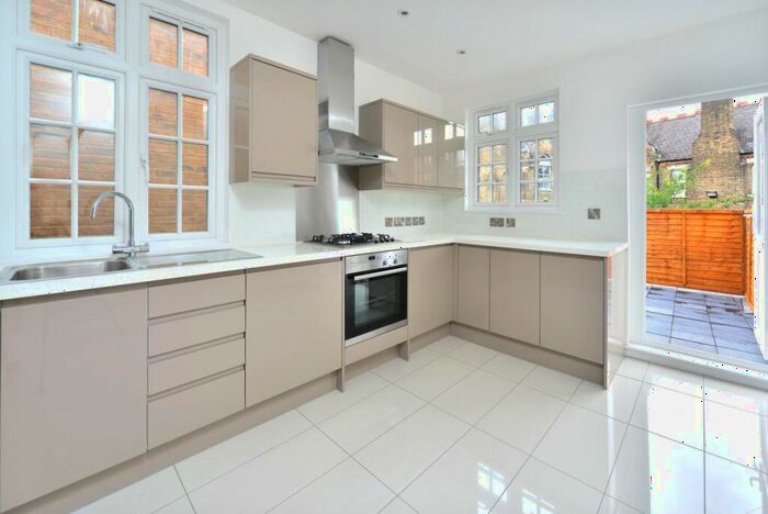 4 Bedroom Apartment To Rent In Parkway, Camden, London, NW1