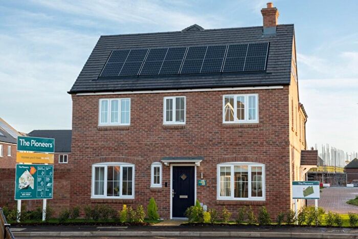 3 Bedroom Semi-Detached House To Rent In Braun Road, Rugby, Warwickshire, CV23