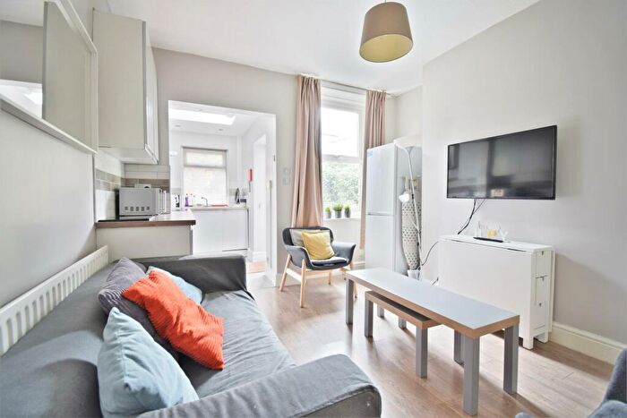 5 Bedroom End Of Terrace House To Rent In Beehive Road, Sheffield, S10