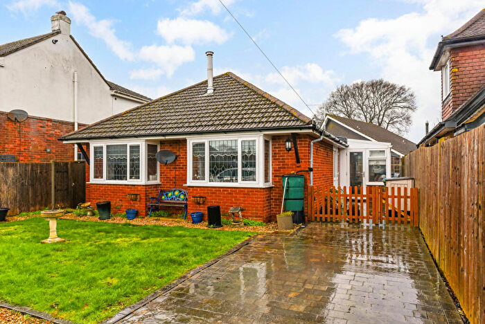 2 Bedroom Detached Bungalow For Sale In Robins Drive, Bognor Regis, PO21