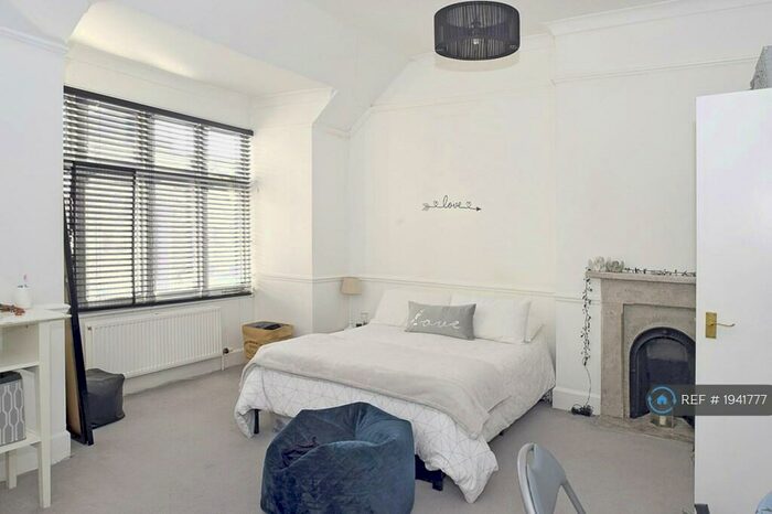 Studio To Rent In Brock Lane, Maidenhead, SL6