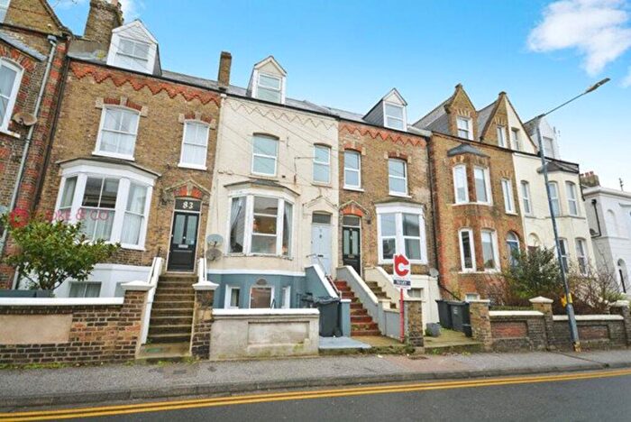 2 Bedroom Maisonette To Rent In West Cliff Road, Ramsgate, CT11