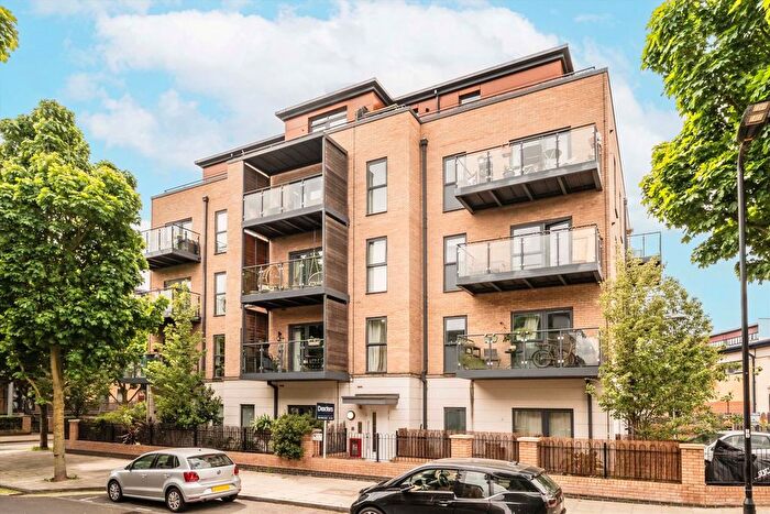 1 Bedroom Flat For Sale In Woodmill Road, Clapton, E5