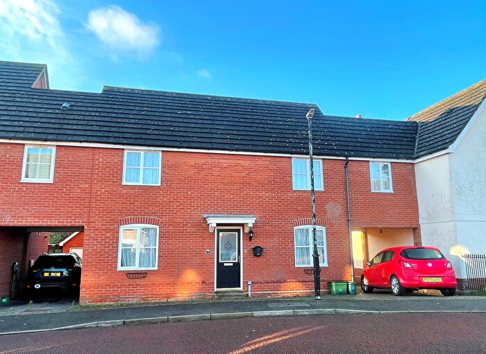 4 Bedroom Link Detached House For Sale In Southgate Crescent, Tiptree, CO5