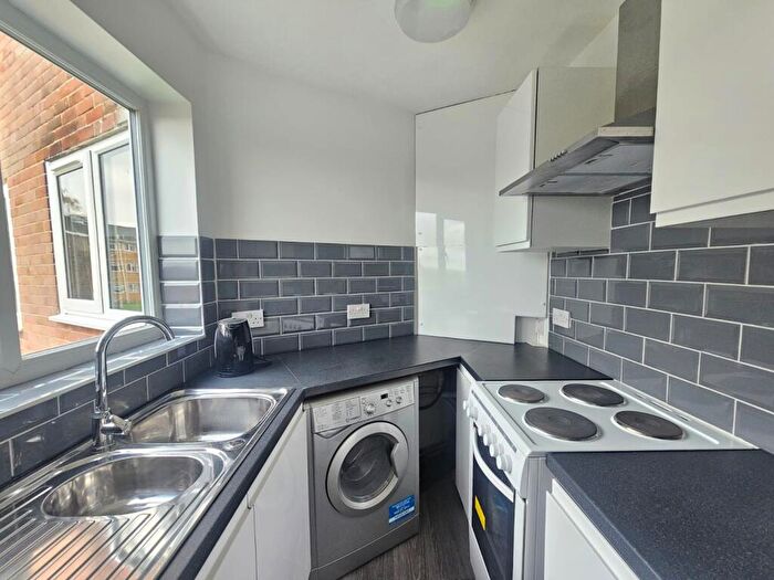 1 Bedroom Flat To Rent In Runnymede Court, West End, Southampton, SO30