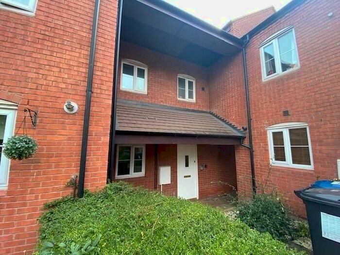 2 Bedroom Flat To Rent In Rayson Close, Streethay, Lichfield, WS13