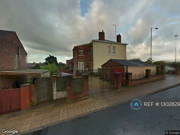 5 Bedroom End Of Terrace House To Rent In Brinnington Road, Stockport, SK1