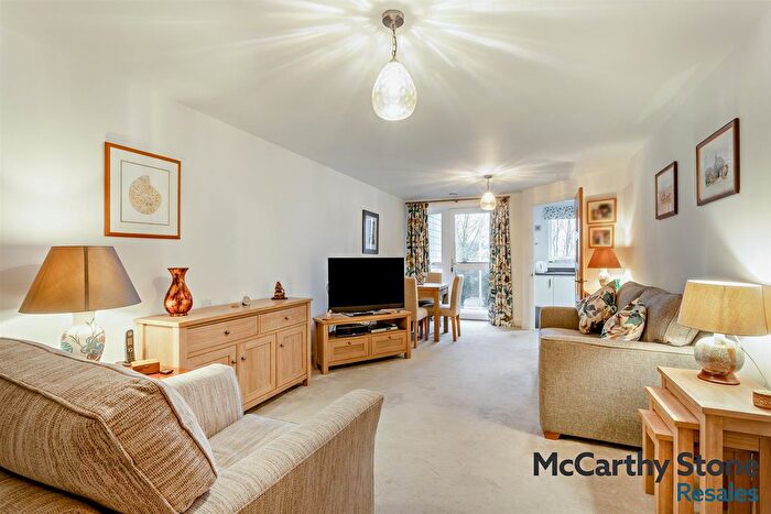 2 Bedroom Flat For Sale In Elizabeth Place, Trimbush Way, Market Harborough, LE16