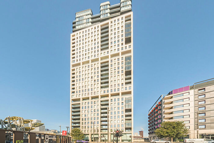 2 Bedroom Flat For Sale In Great Eastern Road, London, E15