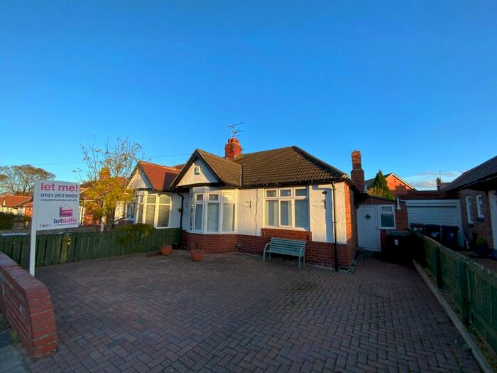 2 Bedroom Bungalow To Rent In Chatsworth Gardens, Monkseaton, Whitley Bay, NE25