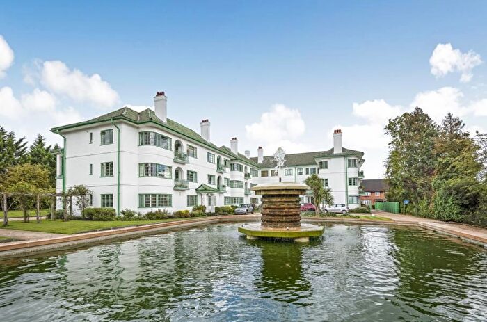 2 Bedroom Flat To Rent In Pinner Court, Pinner, HA5