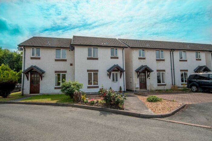 3 Bedroom Semi-Detached House For Sale In Cwrt Yr Onnen, Llanbadarn Fawr, Aberystwyth, Ceredigion, SY23