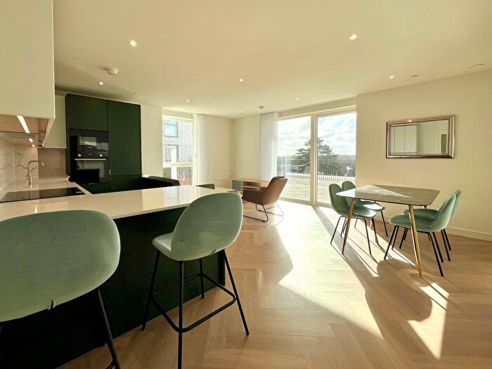 3 Bedroom Flat To Rent In The Hyde, London, NW9