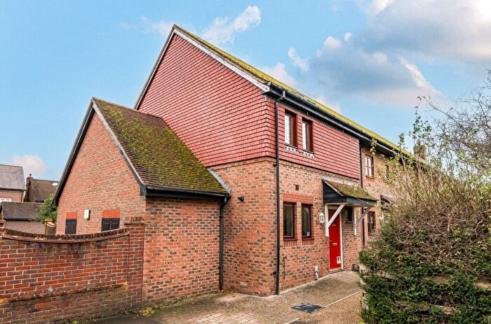 3 Bedroom End Of Terrace House For Sale In Holders Close, Billingshurst, RH14