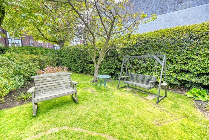 1 Bedroom Flat For Sale In Chalkwell Park Drive, Portchester Court Chalkwell Park Drive, SS9