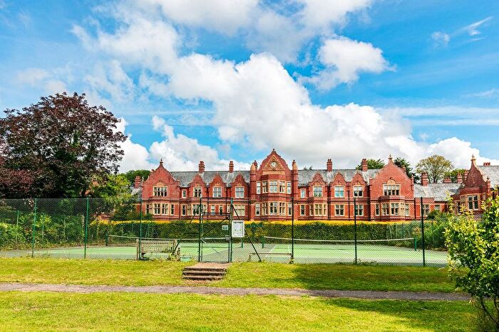 2 Bedroom Flat For Sale In Charlton Down, Dorchester, DT2