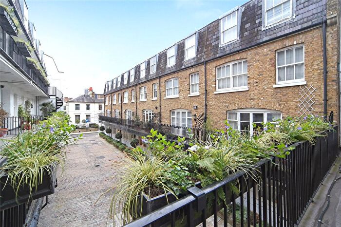 3 Bedroom Flat To Rent In Palace Gate, London, W8