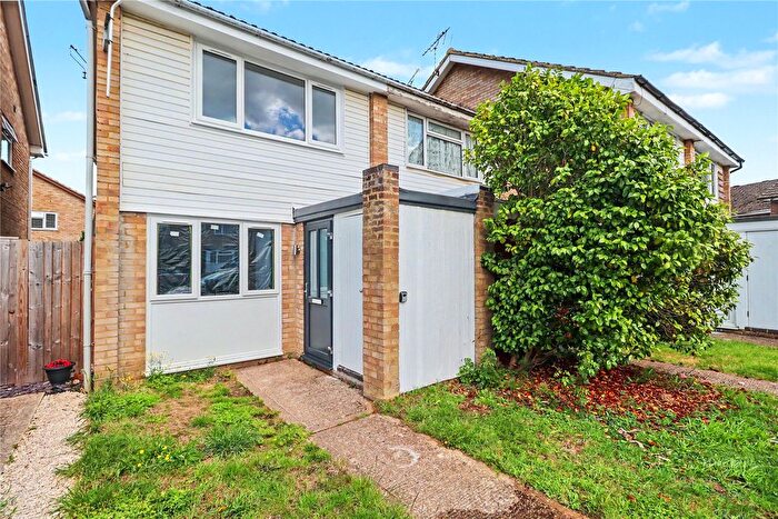 2 Bedroom End Of Terrace House For Sale In Woking, Surrey, GU21