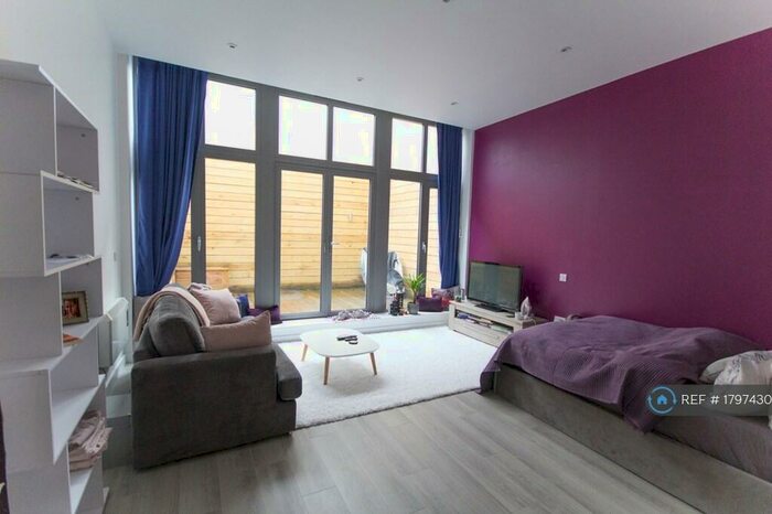 Studio To Rent In Talbot Skyline, Harrow, HA2