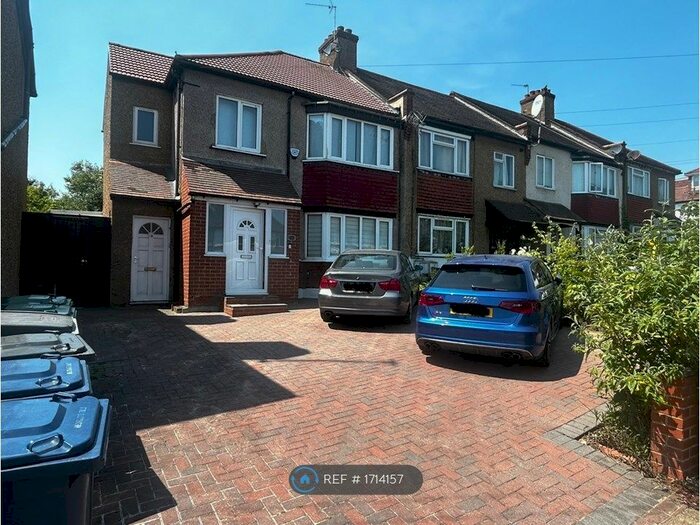 2 Bedroom Flat To Rent In Oakleigh Road North, London, N20