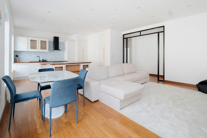 2 Bedroom Flat To Rent In Museum Street, London, WC1A