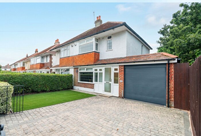 3 Bedroom Semi Detached House To Rent In Clarendon Road, Christchurch, BH23