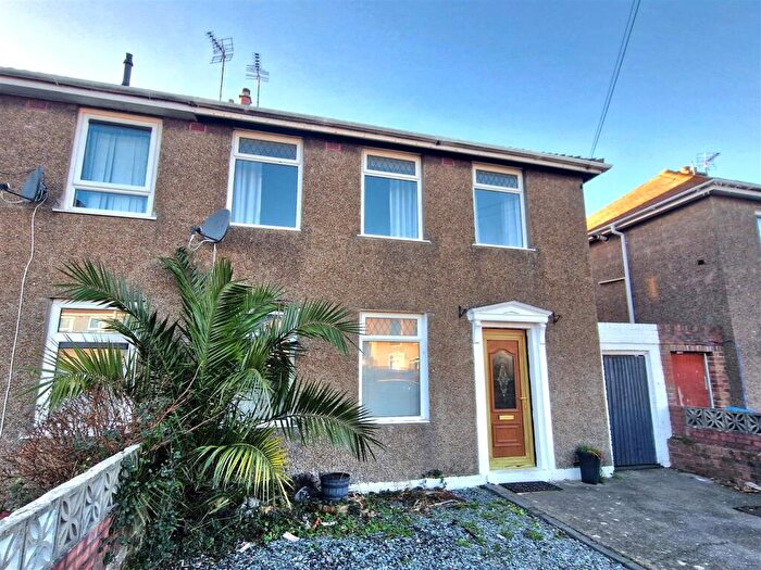 3 Bedroom Semi-Detached House For Sale In Meadow Lane, Porthcawl, CF36