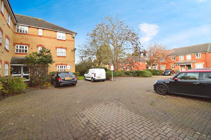 2 Bedroom Flat For Sale In Yeoman Close, London, E6