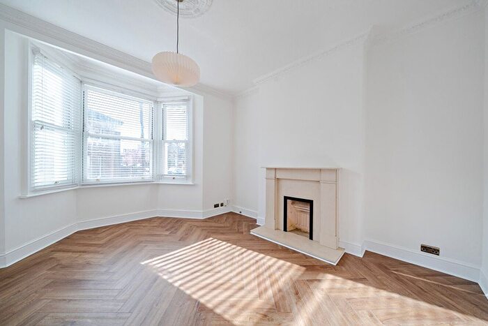 1 Bedroom Flat For Sale In Ringford Road, London, SW18