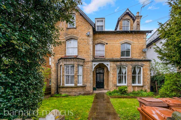 1 Bedroom Flat To Rent In Woodside Road, Sutton, SM1