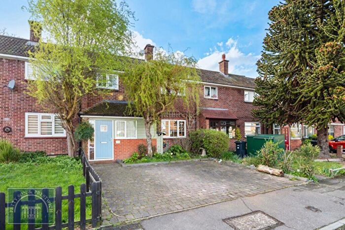 2 Bedroom Terraced House To Rent In Brading Crescent, Aldersbrook, E11