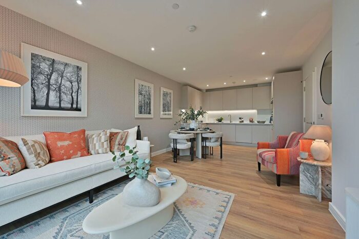 2 Bedroom Flat For Sale In Northwick Parkside, Harrow, HA1