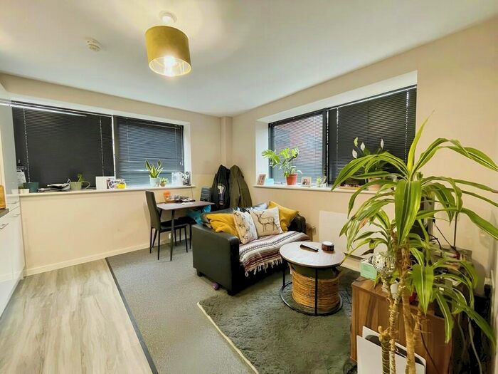1 Bedroom Apartment To Rent In Balmoral House, Salford, M5